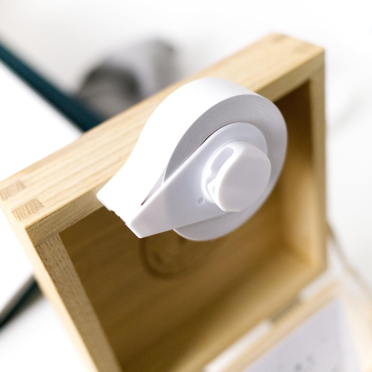 Sticky Memo Roll with Clip and Magnet (Modern, Minimalist, Good Design Award Winner)