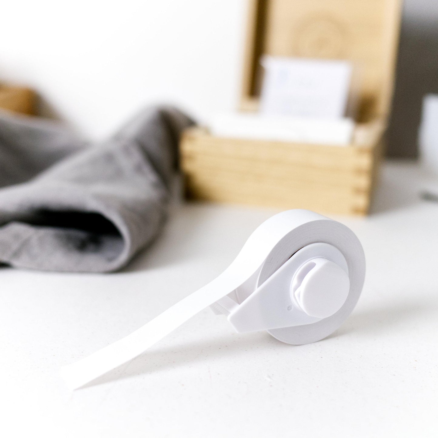 Sticky Memo Roll with Clip and Magnet (Modern, Minimalist, Good Design Award Winner)